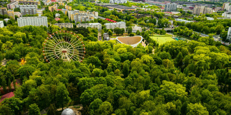 Singapore oggi, Milano domani: viaggio nelle città che respirano
